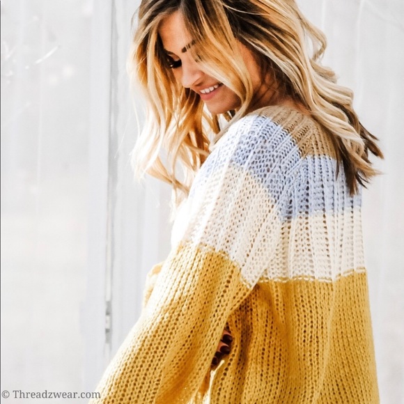 New! Cable knit color block sweater - Picture 3 of 4